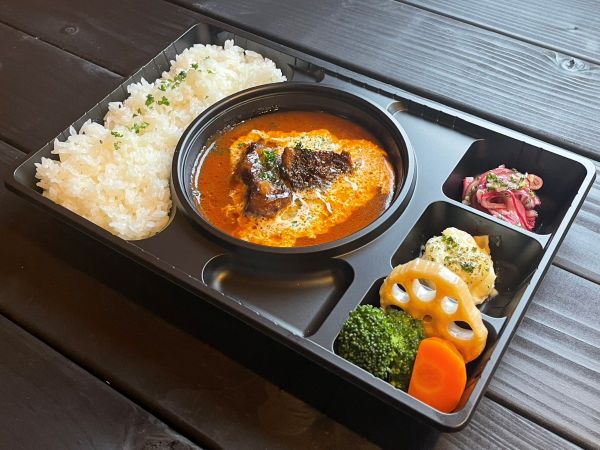 【温まる容器】牛ほほ肉のプレミアムビーフシチュー弁当